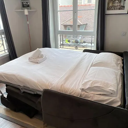 1Br Near Republique Párizs