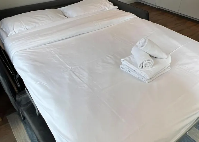 1Br Near Republique パリ