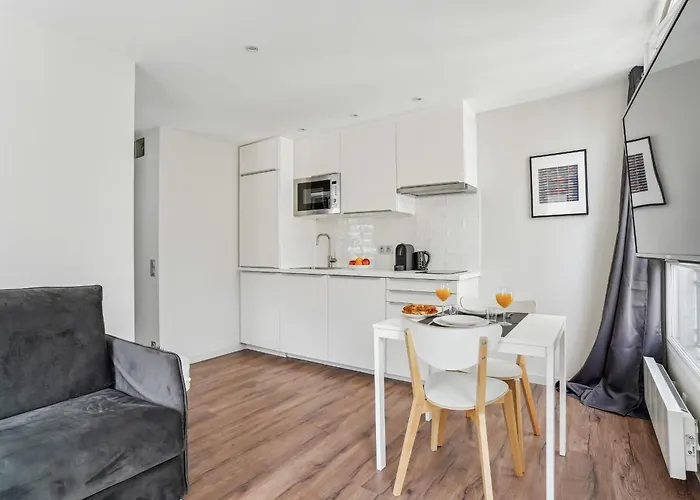 1Br Near Republique *