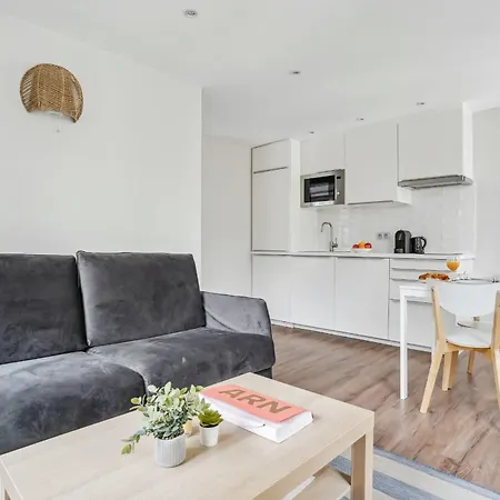 1Br Near Republique * Paris